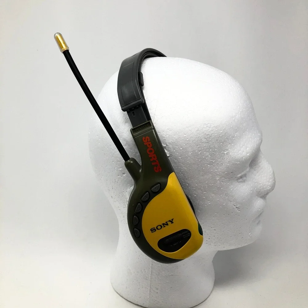 Sony FM/AM Walkman SRF-HM55 Headphones Vintage Yellow Sports Radio - Works Great